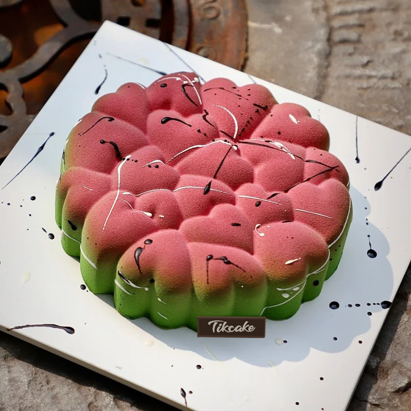 简约高级爱心主题慕斯蛋糕